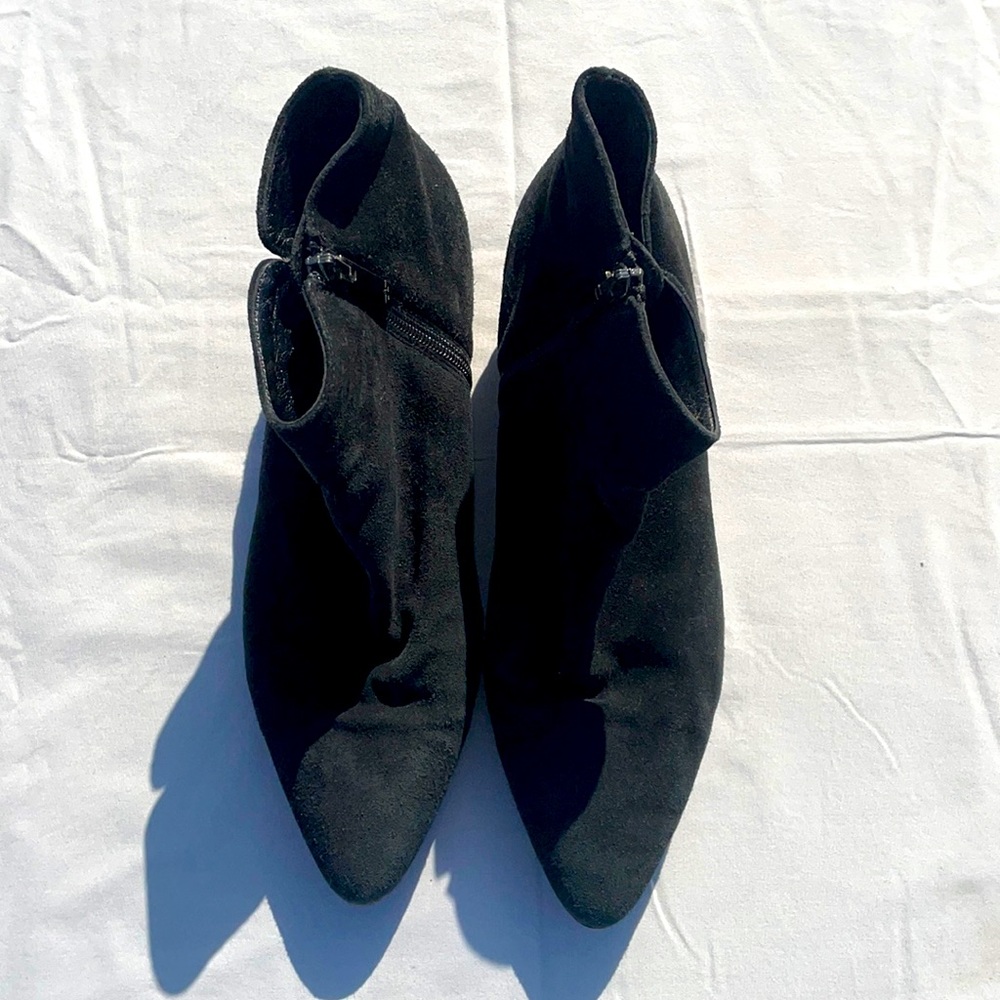 Aquatalia women’s black suede ankle boots